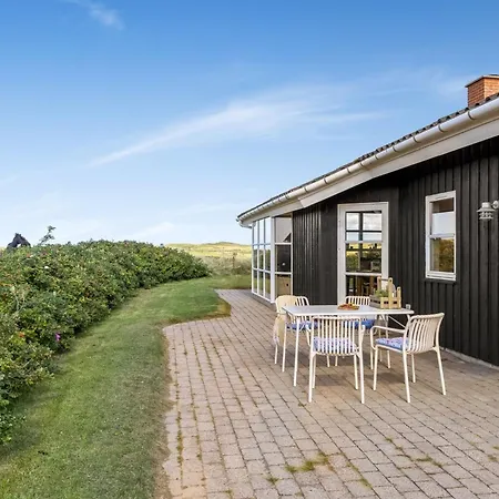 Aiana - 300m From The Sea By Interhome Nyaraló