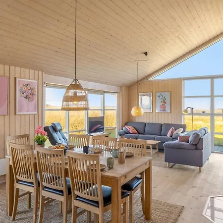 Aiana - 300m From The Sea By Interhome *