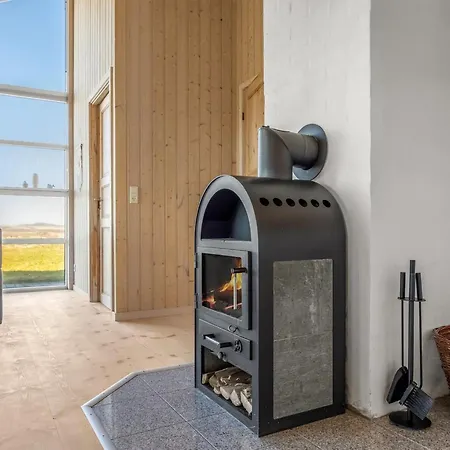 Aiana - 300m From The Sea By Interhome *